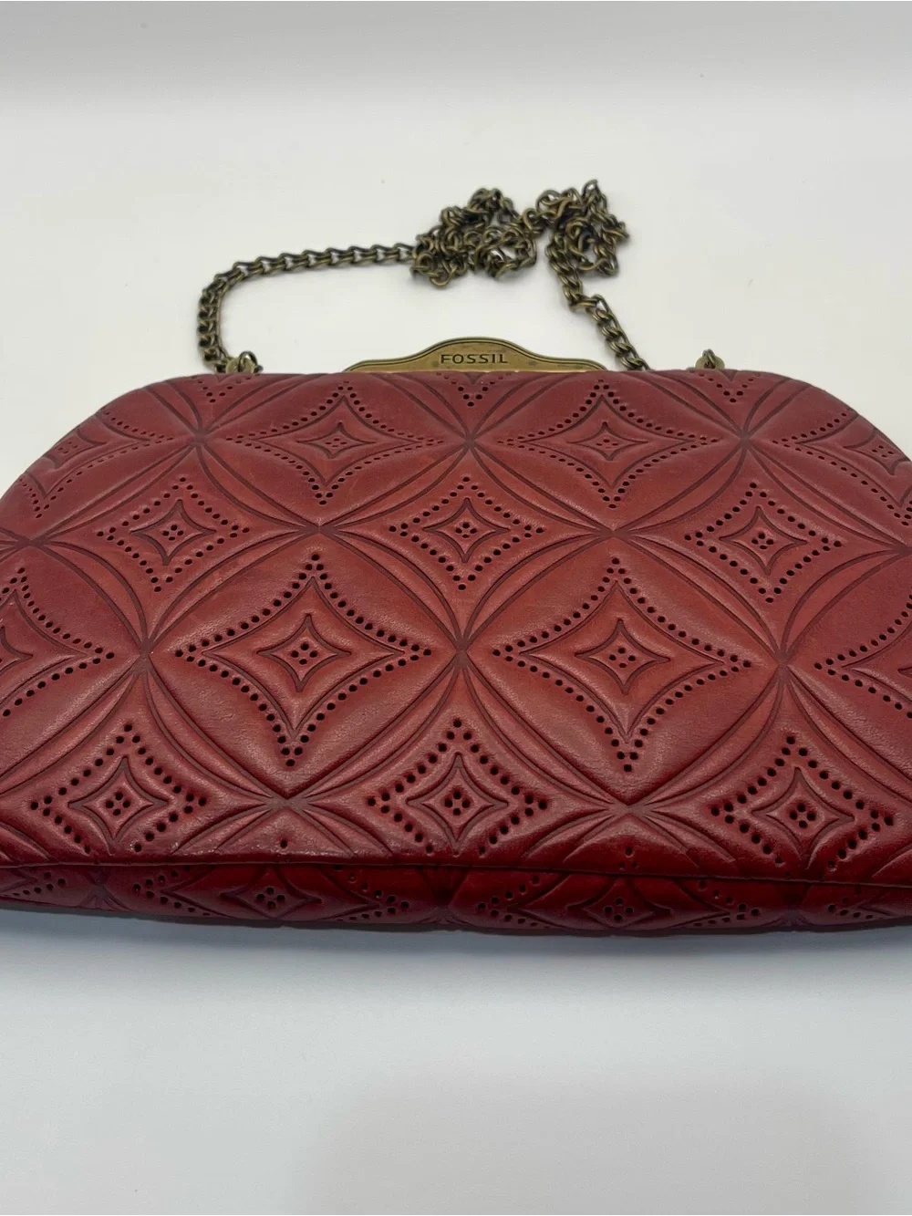 Fossil Embossed Leather Burgundy Frame Clutch with Optional Chain Strap - Picture 3 of 7